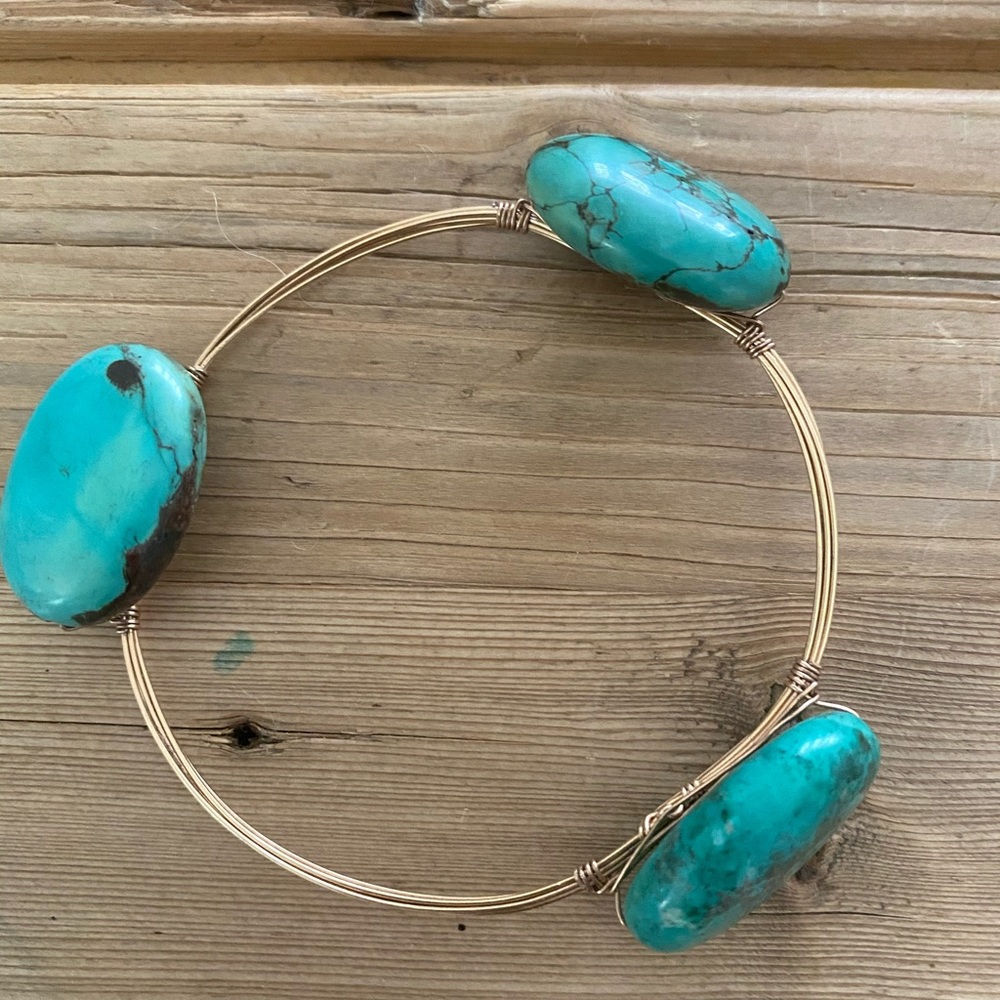 Turquoise and gold bracelet